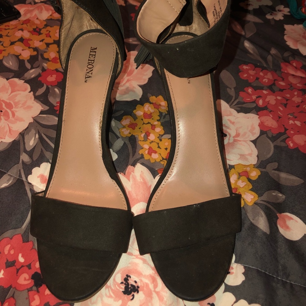 Deep olive sandal